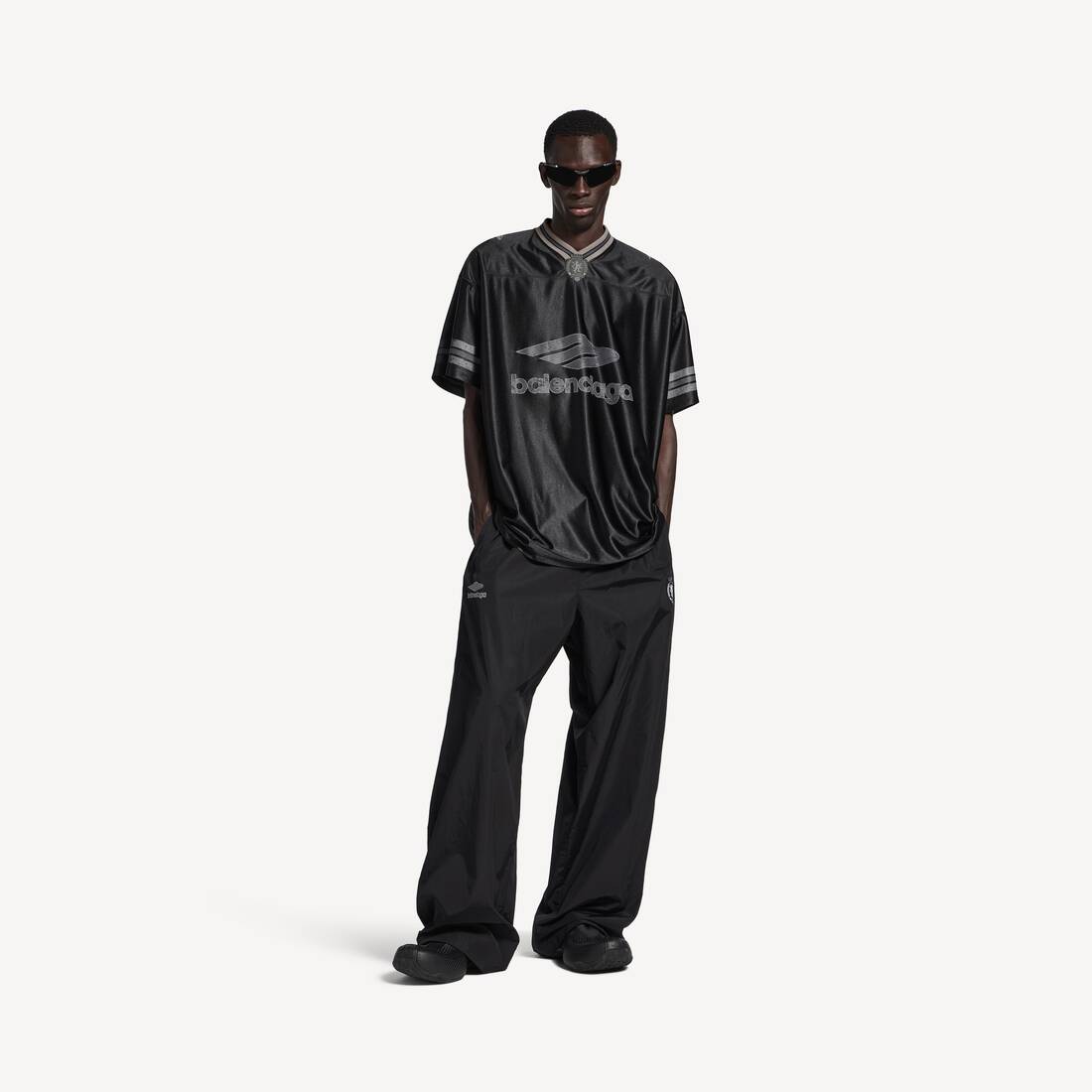 Men's 3b Football V-neck T-shirt Oversized in Black/anthracite