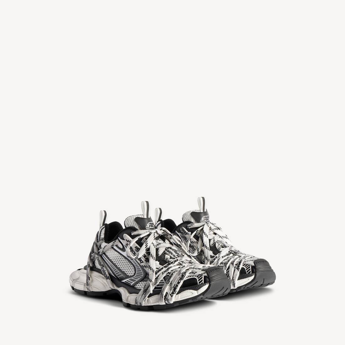 Women's 3xl Extreme Laces Logo Sneaker in White/black