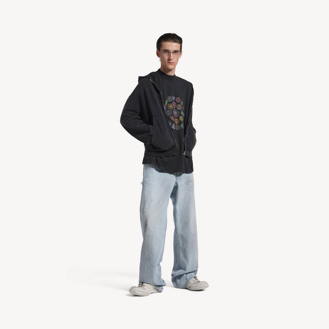 Men's Spiral Crest T-shirt Medium Fit in Faded Black