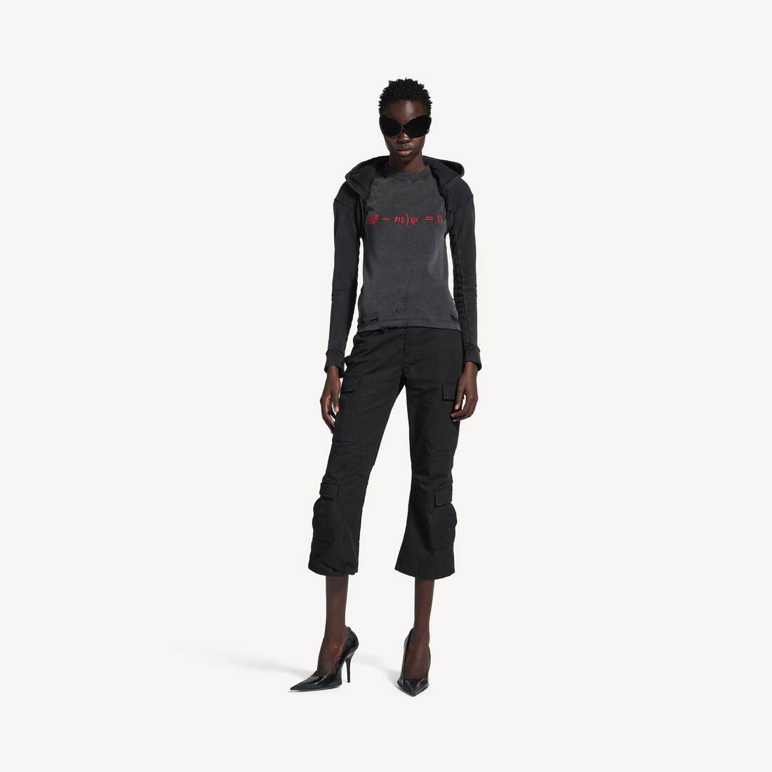 Women's Dirac Equation Fitted T-shirt in Washed Black/red