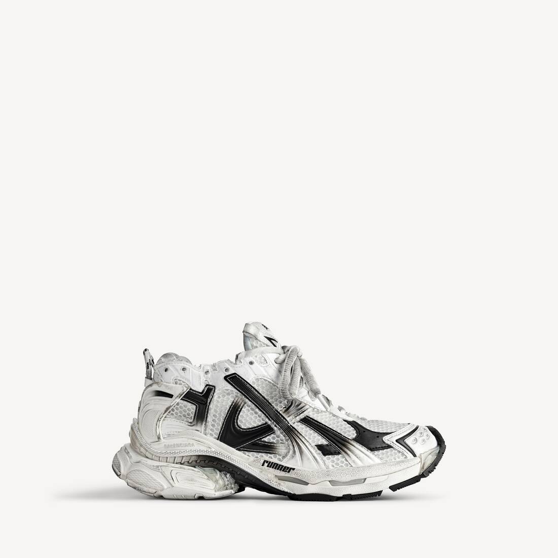 Women's Runner Gradient Sneaker in White/black