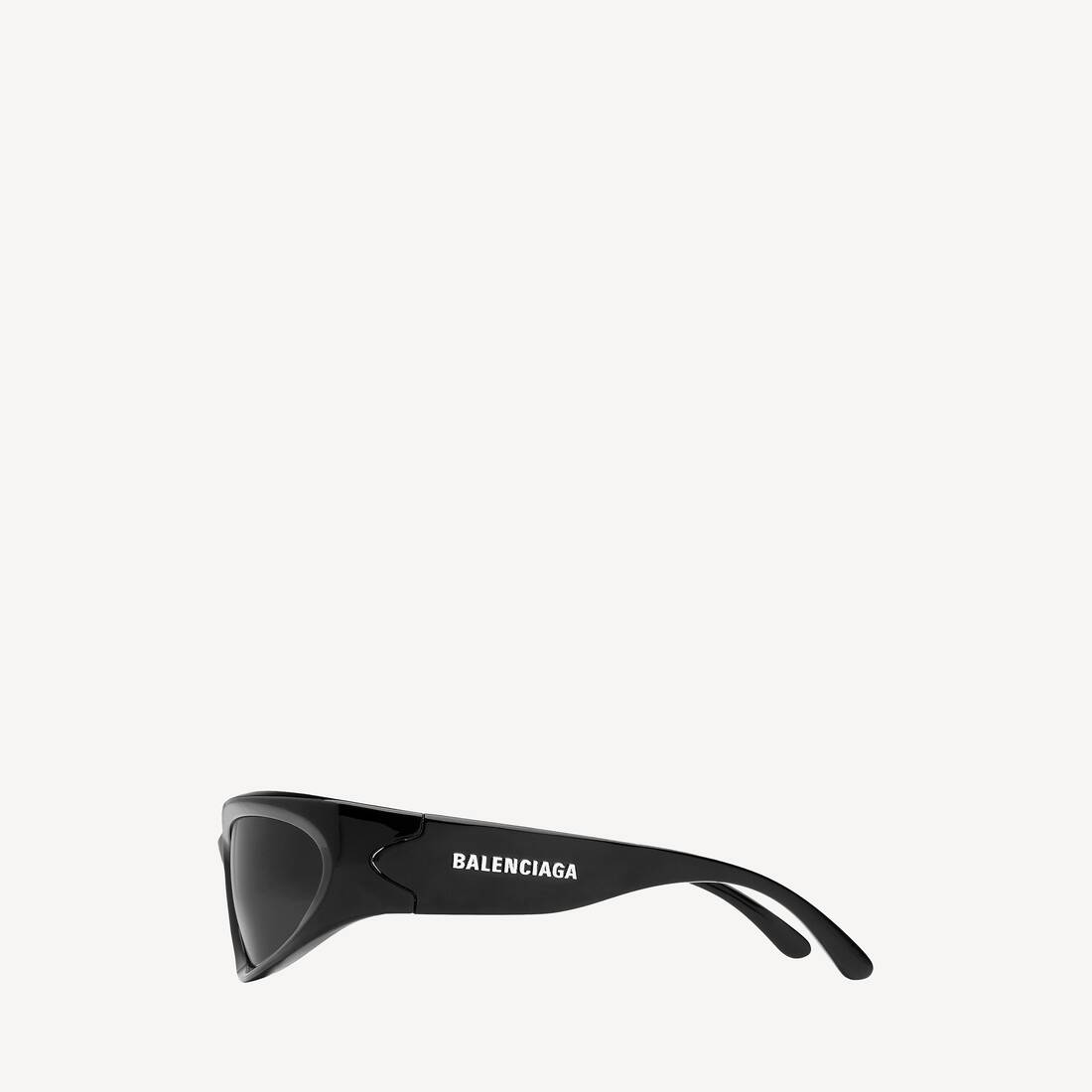 Swift Oval Sunglasses in Black