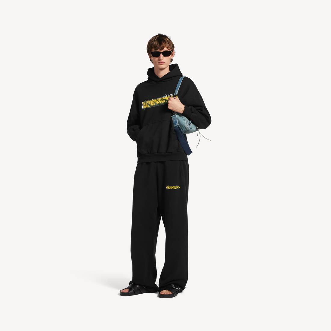 Men's Messy Spray Baggy Sweatpants in Black