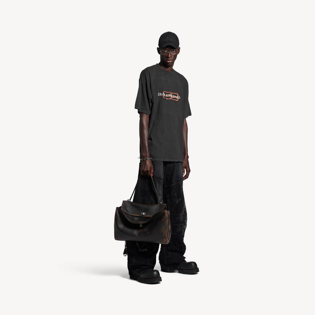 Men's Bb Icon Stencil T-shirt Medium Fit in Faded Black