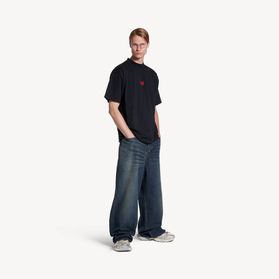 Men's Laurel Classic T-shirt Medium Fit in Faded Black