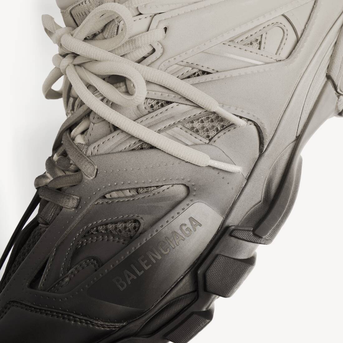 Men's Track Gradient Sneaker in Black/beige
