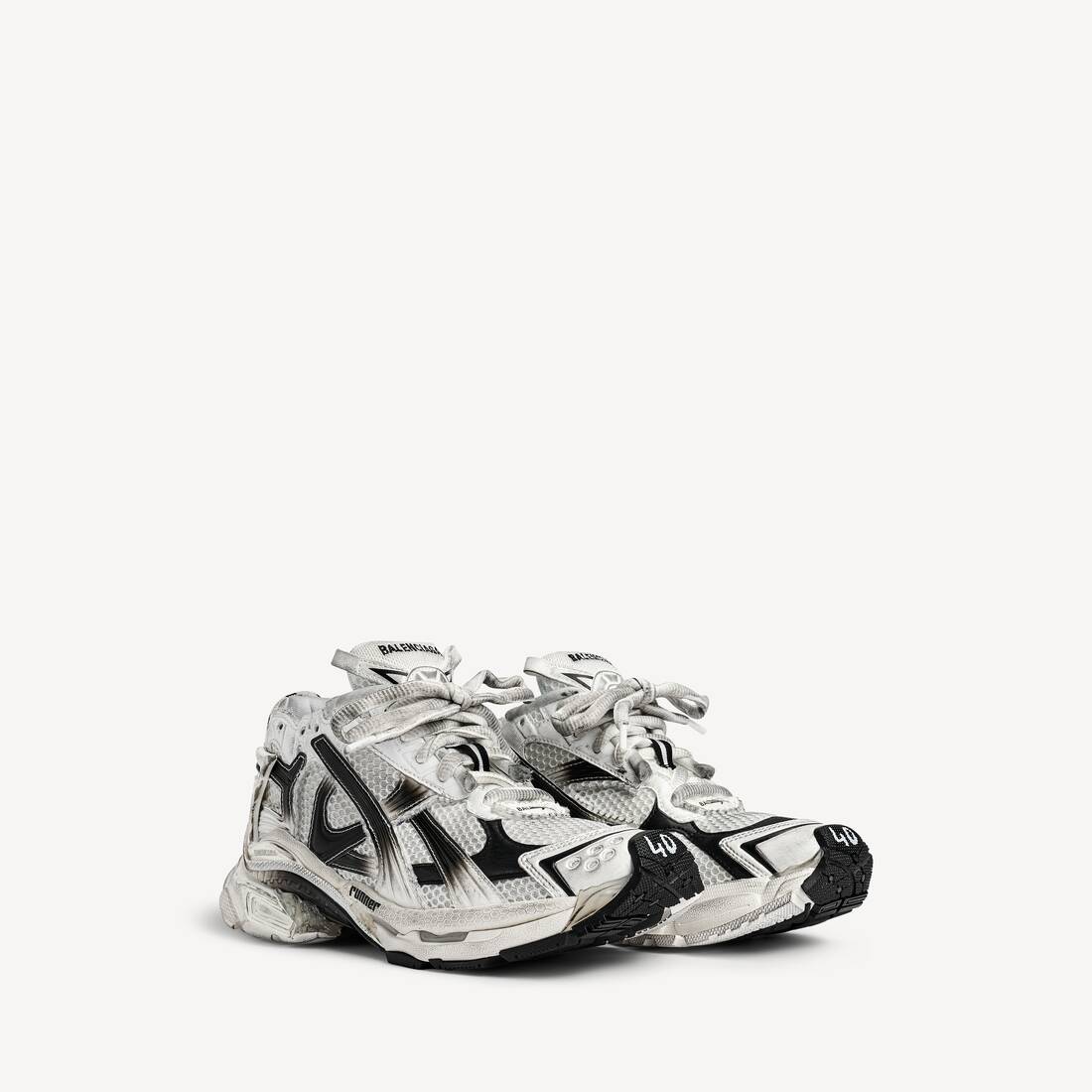 Women's Runner Gradient Sneaker in White/black