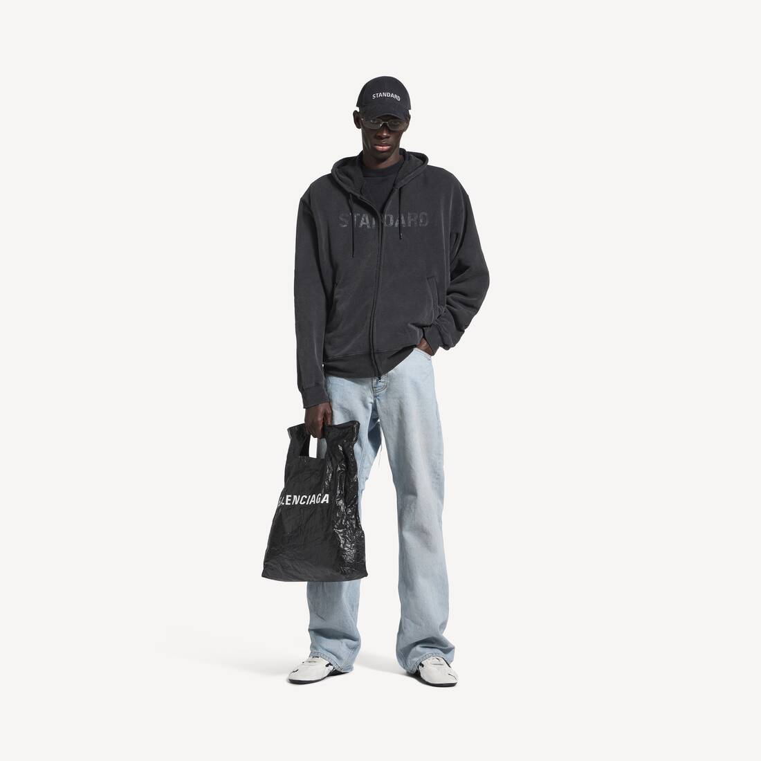 Men's Standard Oversized Zip-up Hoodie in Faded Black