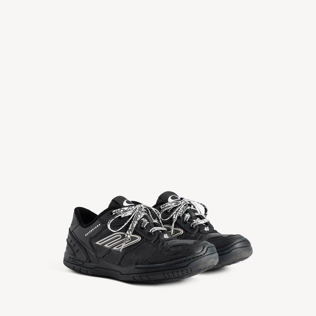Women's Hamptons Worn-out Sneaker in Black