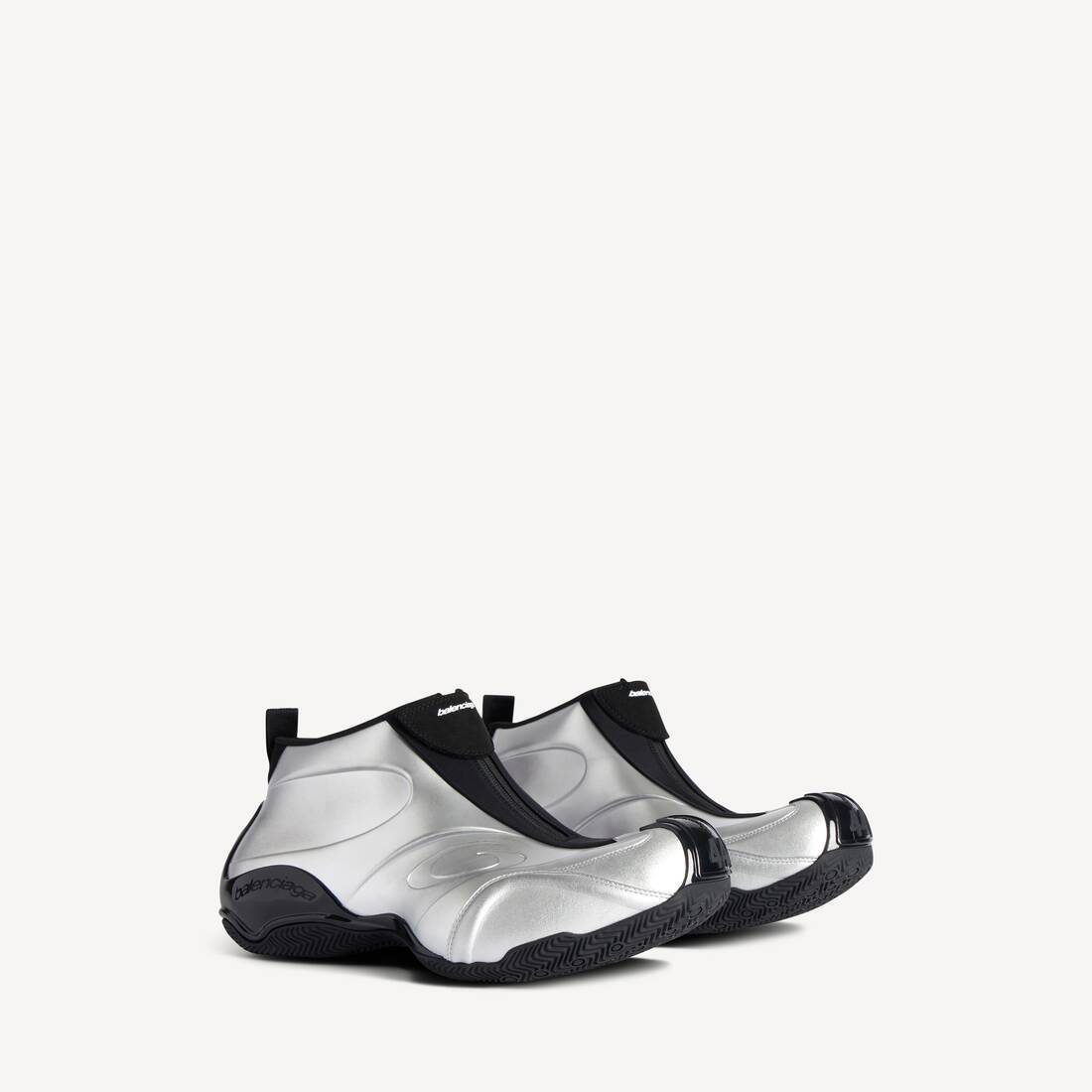 Men's Basketball Sneaker in Silver/black