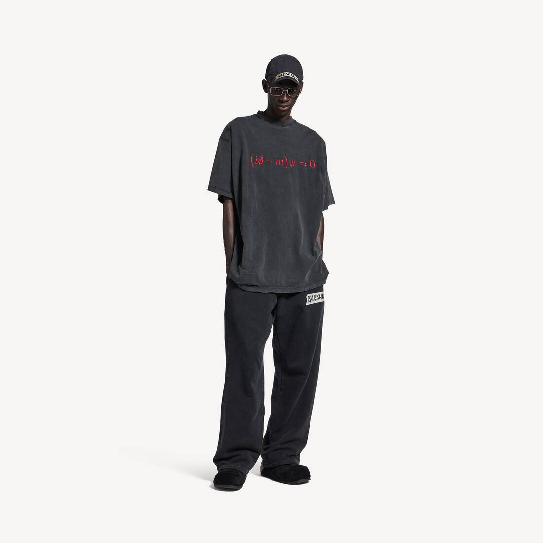 Men's Dirac Equation Oversized T-shirt in Washed Black/red