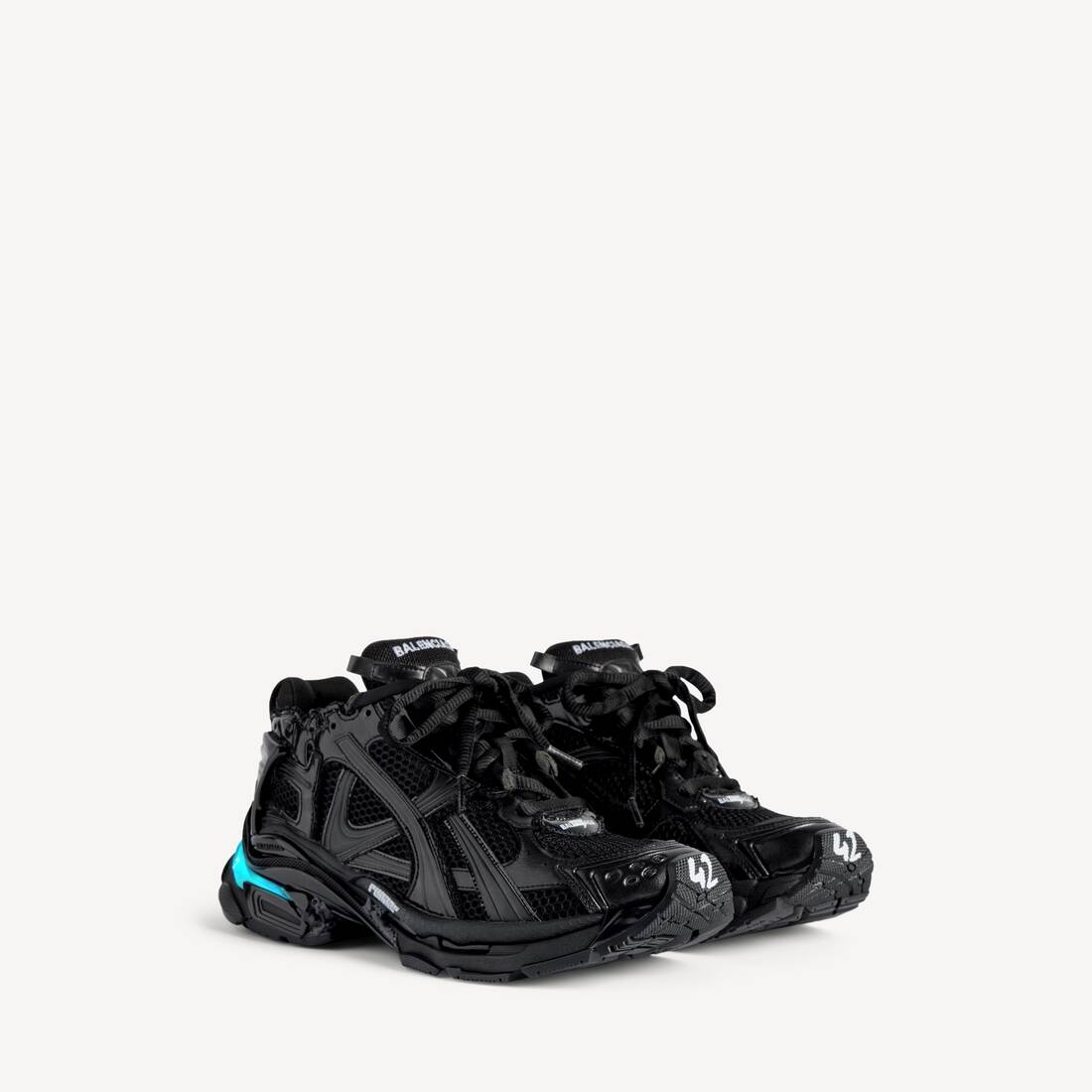 Men's Runner Led Sneaker in Black