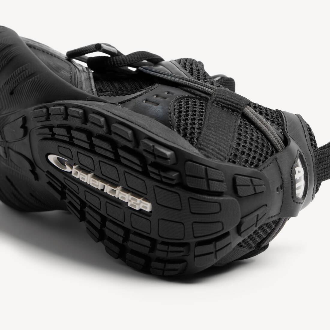 Men's Radar Sneaker in Black/grey