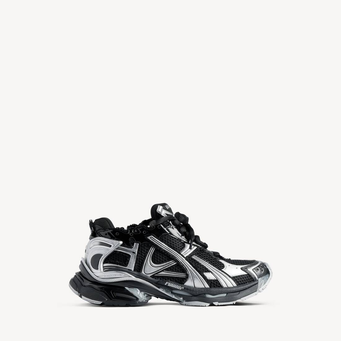 Women's Runner Sneaker in Black/silver
