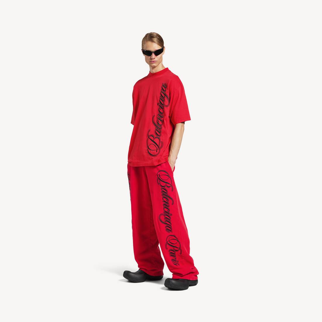 Men's Cursive T-shirt Medium Fit in Red/black