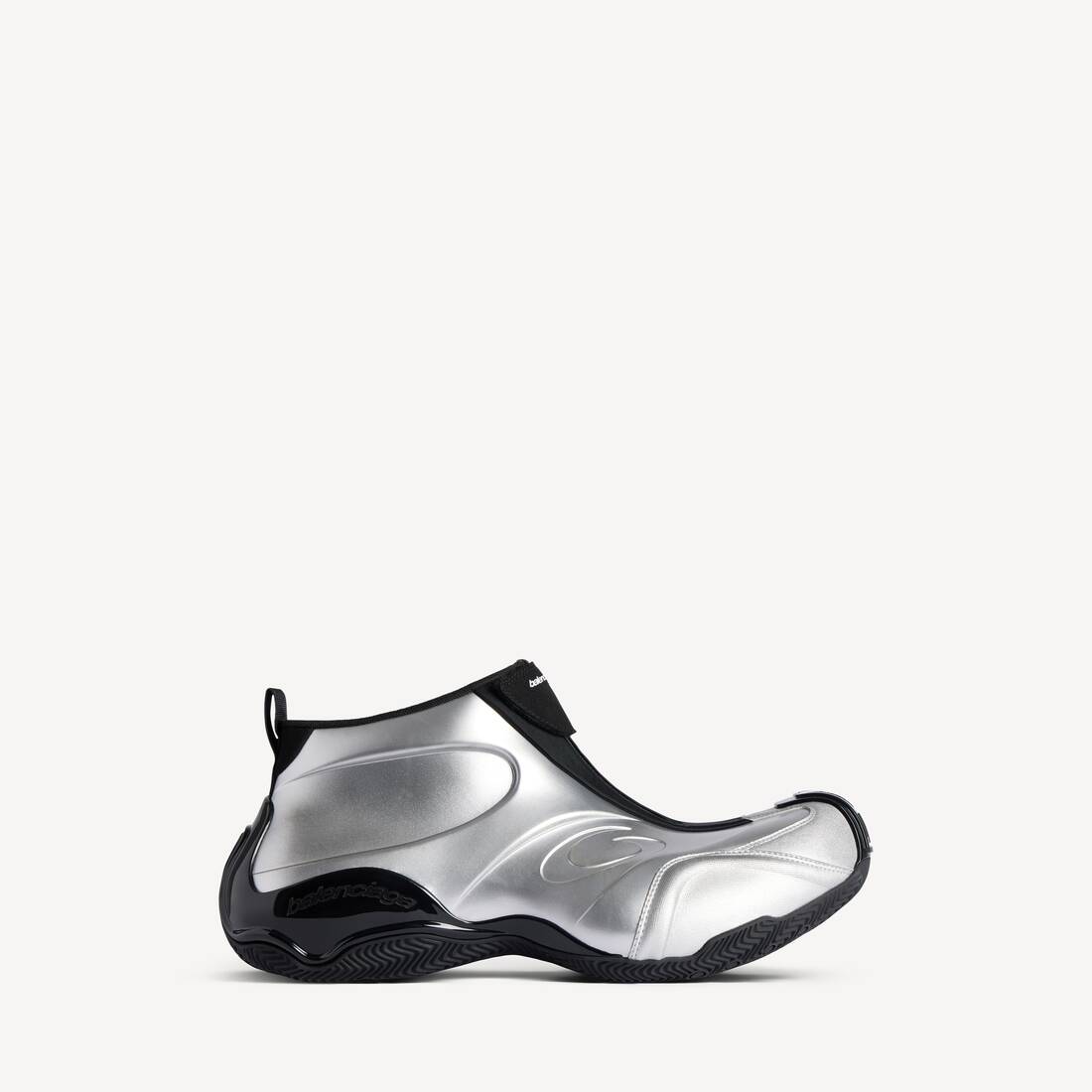 Men's Basketball Sneaker in Silver/black