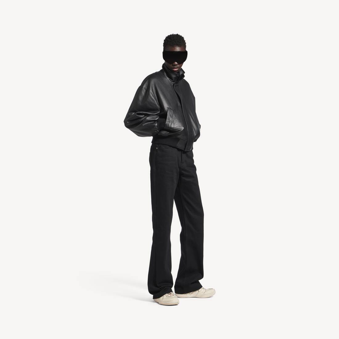 Women's Straight Fit Pants in Black