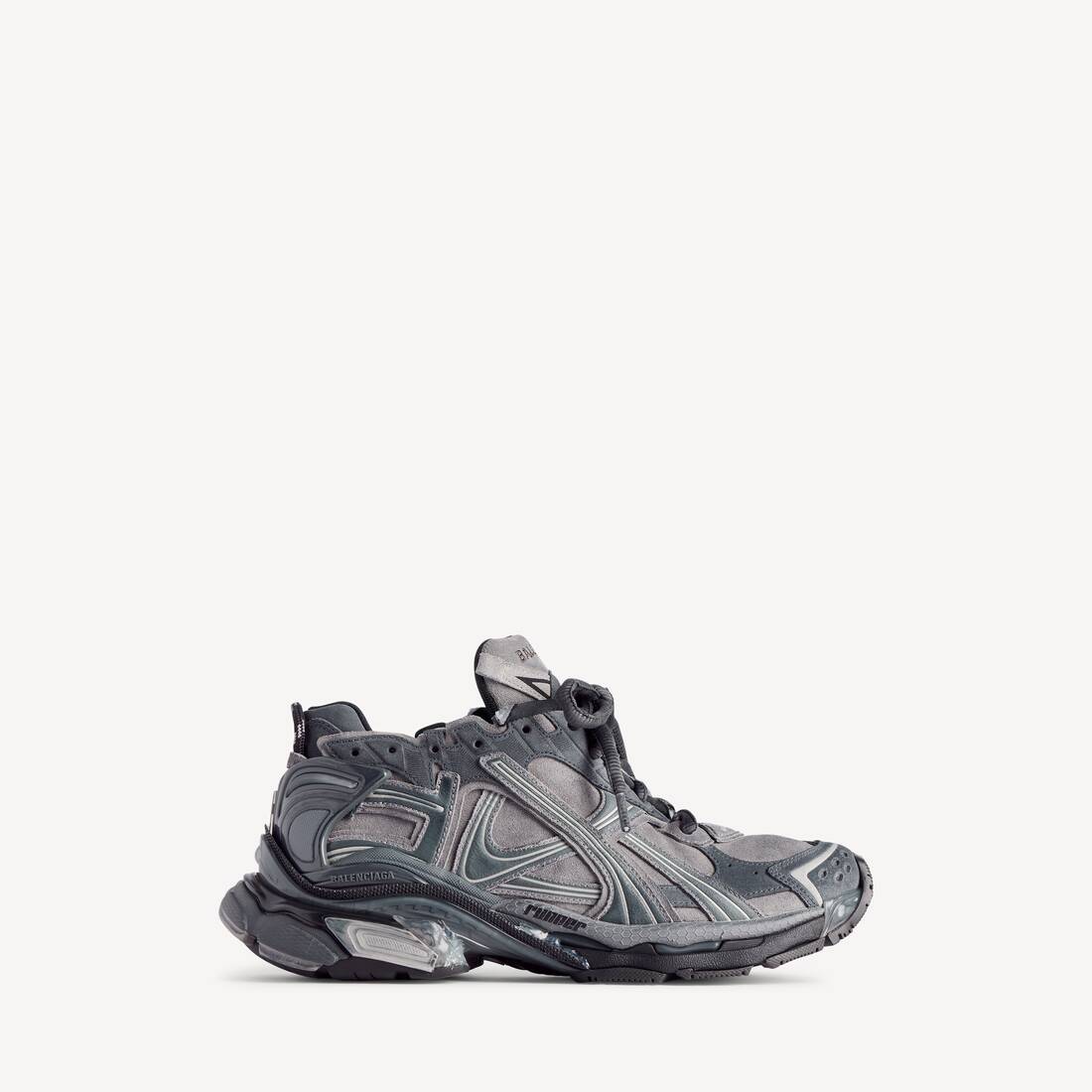 Men's Runner Sneaker in Grey