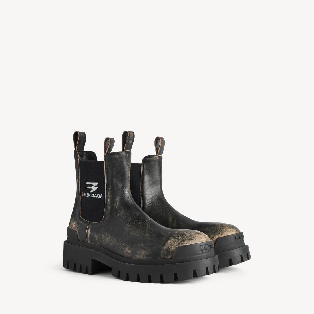 Men's Strike Chelsea Boot in Black/beige